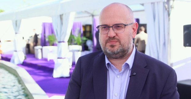 Chmura i sztuczna inteligencja coraz mocniej zmieniają sposób, w jaki firmy organizują pracę. Im większa zależność biznesu od technologii, tym większego znaczenia nabiera nie tylko cyberbezpieczeństwo, ale też kontrola nad tym, gdzie dane są przechowywane, jakiej jurysdykcji podlegają i czy w razie potrzeby można je przenieść do innego środowiska. Eksperci Play podczas Forum Ekonomicznego w Karpaczu podkreślali, że te czynniki coraz częściej decydują o odporności cyfrowej przedsiębiorstw.